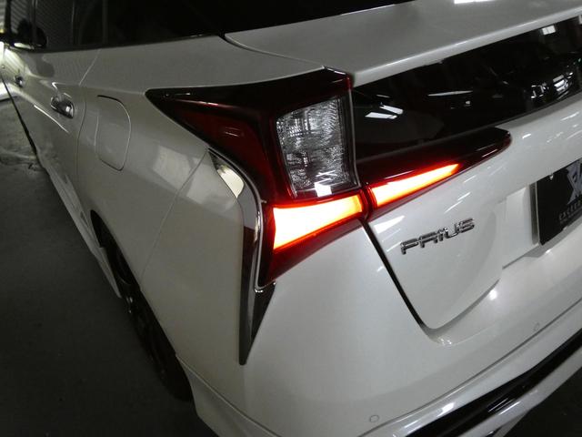 プリウス Aプレミアム アルパイン12型フローティングナビ モデリスタエアロ ADVAN18AW S-Rダウンサス 本革 レーダー探知機 シートヒーター&ベンチレーション 地デジ Bモニ ETC ドライブサポートイルミ(64枚目)