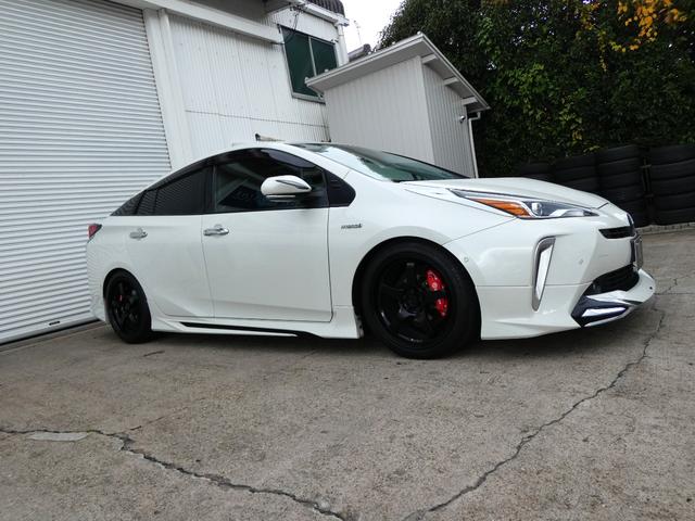 プリウス Aプレミアム アルパイン12型フローティングナビ モデリスタエアロ ADVAN18AW S-Rダウンサス 本革 レーダー探知機 シートヒーター&ベンチレーション 地デジ Bモニ ETC ドライブサポートイルミ(70枚目)