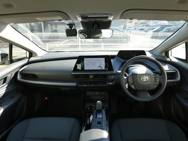 プリウス Ｘ　新品１９ＡＷ＆新品タイヤ　純正ナビ付８インチディスプレイオーディオ　地デジＴＶ　Ｂモニター　ＥＴＣ　前後ドラレコ　ＢＳＭ　障害物センサー　セーフティセンス（11枚目）