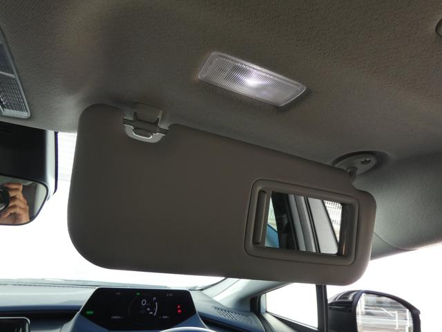 プリウス Ｘ　新品１９ＡＷ＆新品タイヤ　純正ナビ付８インチディスプレイオーディオ　地デジＴＶ　Ｂモニター　ＥＴＣ　前後ドラレコ　ＢＳＭ　障害物センサー　セーフティセンス（32枚目）