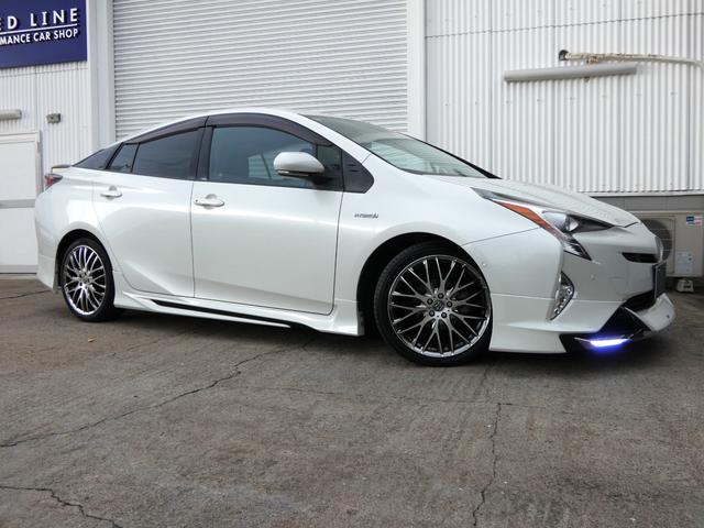 プリウス Ａプレミアム　純正９インチナビ　モデリスタフルエアロ　本革シート　社外１８ＡＷ　電動シート　シートヒーター　地デジ　Ｂモニ　ＥＴＣ　ＢＳＭ　ＨＵＤ　障害物センサー　レーダークルーズ　セーフティセンス（3枚目）