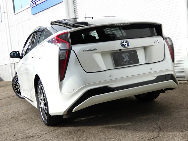 プリウス Ａプレミアム　純正９インチナビ　モデリスタフルエアロ　本革シート　社外１８ＡＷ　電動シート　シートヒーター　地デジ　Ｂモニ　ＥＴＣ　ＢＳＭ　ＨＵＤ　障害物センサー　レーダークルーズ　セーフティセンス（9枚目）