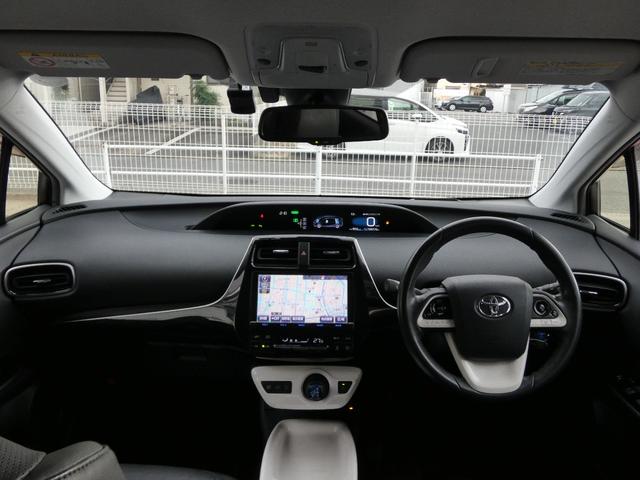 プリウス Ａプレミアム　純正９インチナビ　モデリスタフルエアロ　本革シート　社外１８ＡＷ　電動シート　シートヒーター　地デジ　Ｂモニ　ＥＴＣ　ＢＳＭ　ＨＵＤ　障害物センサー　レーダークルーズ　セーフティセンス（11枚目）