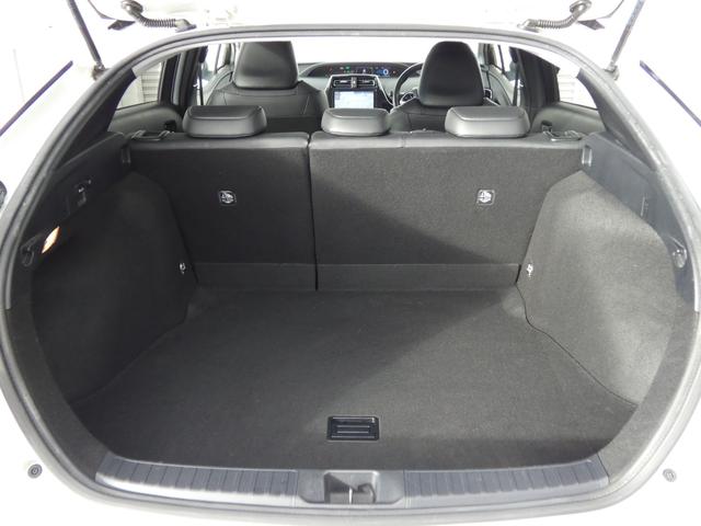 プリウス Ａプレミアム　純正９インチナビ　モデリスタフルエアロ　本革シート　社外１８ＡＷ　電動シート　シートヒーター　地デジ　Ｂモニ　ＥＴＣ　ＢＳＭ　ＨＵＤ　障害物センサー　レーダークルーズ　セーフティセンス（18枚目）