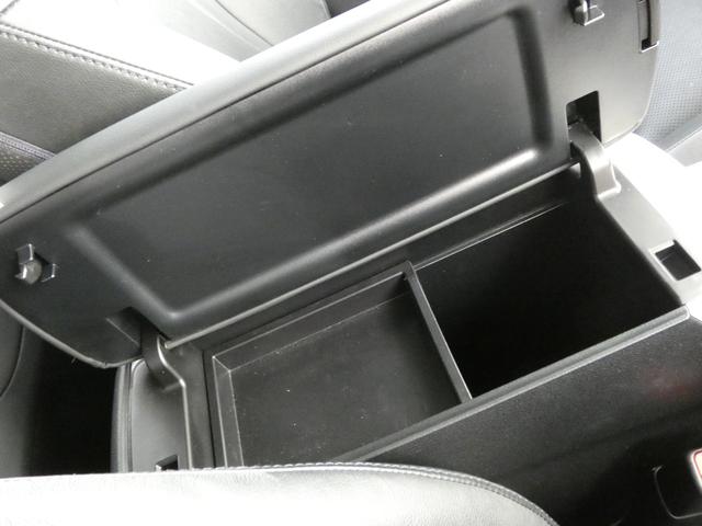 プリウス Ａプレミアム　純正９インチナビ　モデリスタフルエアロ　本革シート　社外１８ＡＷ　電動シート　シートヒーター　地デジ　Ｂモニ　ＥＴＣ　ＢＳＭ　ＨＵＤ　障害物センサー　レーダークルーズ　セーフティセンス（35枚目）