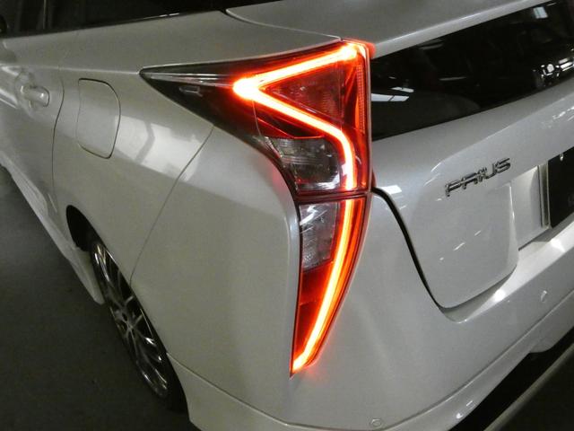 プリウス Ａプレミアム　純正９インチナビ　モデリスタフルエアロ　本革シート　社外１８ＡＷ　電動シート　シートヒーター　地デジ　Ｂモニ　ＥＴＣ　ＢＳＭ　ＨＵＤ　障害物センサー　レーダークルーズ　セーフティセンス（61枚目）