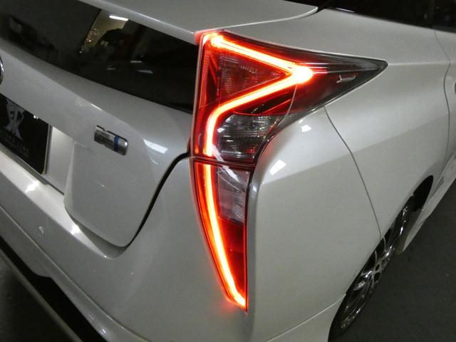プリウス Ａプレミアム　純正９インチナビ　モデリスタフルエアロ　本革シート　社外１８ＡＷ　電動シート　シートヒーター　地デジ　Ｂモニ　ＥＴＣ　ＢＳＭ　ＨＵＤ　障害物センサー　レーダークルーズ　セーフティセンス（62枚目）