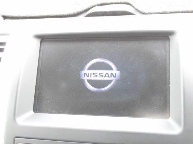 エクストレイル ２０Ｘｔｔ　後期モデル　純正ＨＤＤナビ　サイドカメラ　バックカメラ　クルーズコントロール　ＨＩＤヘッドライト　禁煙車　スマートキー　Ｂｌｕｅｔｏｏｔｈ　地デジテレビ　シートヒーター　ＥＴＣ　ルーフレール（4枚目）