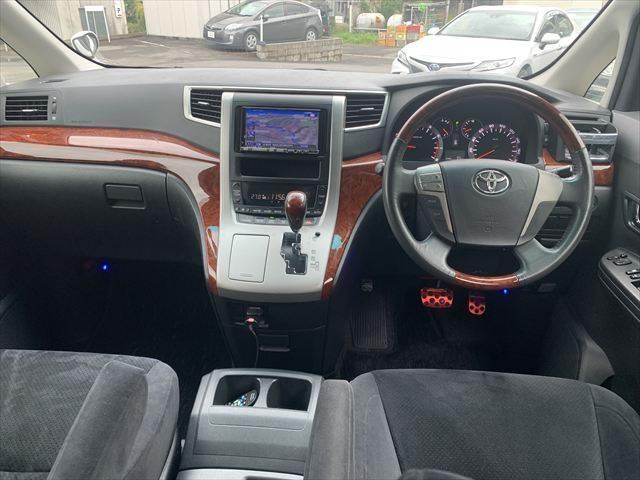 ヴェルファイア 2.4Z プラチナムセレクション HDDナビ フルセグ 後席フリップダウンモニター バックカメラ 両側パワースライドドア 禁煙車 デジタルインナーミラー HIDヘッドライト ETC 障害物センサー ミュージックサーバー 盗難防止装置(3枚目)