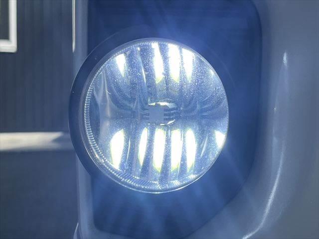 ハイエースバン ロングスーパーＧＬ　ＳＤナビ　バックカメラ　フリップダウンモニター　フロントエアロ　ＥＴＣ　リヤエアロ　１７インチアルミホイール　ローダウン　キーレス　ＭＴモード付きＡＴ　ＬＥＤヘッドライト　Ｂｌｕｅｔｏｏｔｈ　フルセグ（30枚目）