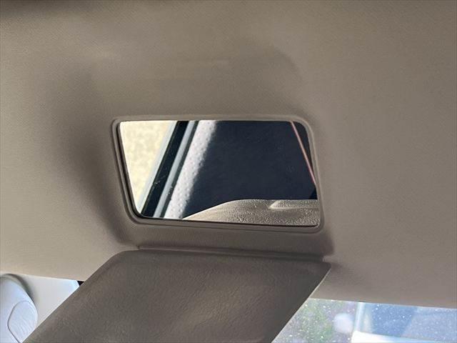 ハイエースバン ロングスーパーＧＬ　ＳＤナビ　バックカメラ　フリップダウンモニター　フロントエアロ　ＥＴＣ　リヤエアロ　１７インチアルミホイール　ローダウン　キーレス　ＭＴモード付きＡＴ　ＬＥＤヘッドライト　Ｂｌｕｅｔｏｏｔｈ　フルセグ（47枚目）