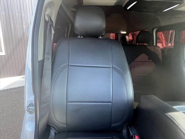 ハイエースバン ロングスーパーＧＬ　ＳＤナビ　バックカメラ　フリップダウンモニター　フロントエアロ　ＥＴＣ　リヤエアロ　１７インチアルミホイール　ローダウン　キーレス　ＭＴモード付きＡＴ　ＬＥＤヘッドライト　Ｂｌｕｅｔｏｏｔｈ　フルセグ（51枚目）