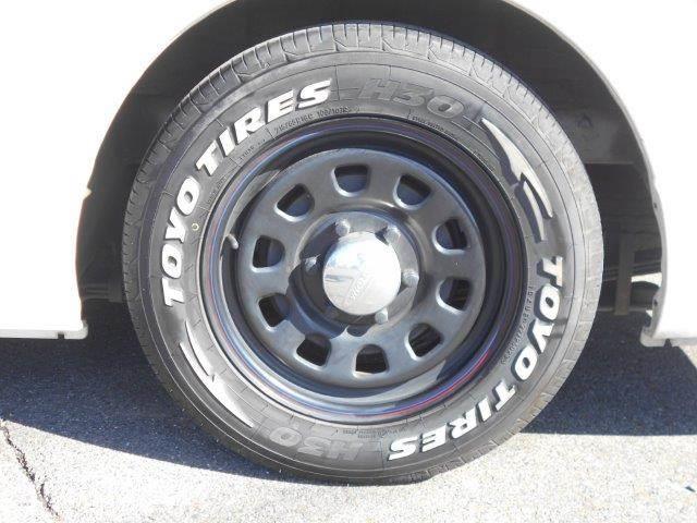 ハイエースバン スーパーＧＬ　ダークプライムＩＩ　５型セーフティセンス　メモリーナビ　バックカメラ　ワンオーナー　ローダウン　ＬＥＤヘッドライト　ＡＣ１００Ｖコンセント　デジタルインナーミラー　　Ｂｌｕｅｔｏｏｔｈ　フルセグ　ＥＴＣ　オートハイビーム（32枚目）