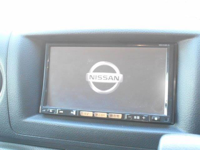 NV350キャラバンバン ロングプレミアムGX 純正SDナビ バックカメラ 両側スライドドア スマートキー 社外ベットキット 社外LEDテール 15インチアルミホイール Bluetooth フルセグTV ETC ミュージックサーバー 盗難防止装置(4枚目)