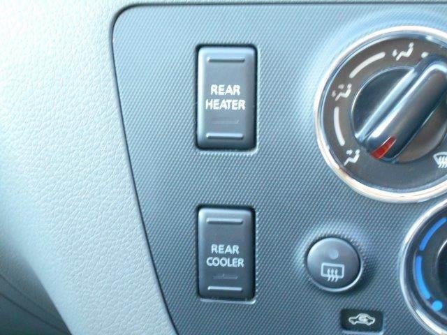 NV350キャラバンバン ロングプレミアムGX 純正SDナビ バックカメラ 両側スライドドア スマートキー 社外ベットキット 社外LEDテール 15インチアルミホイール Bluetooth フルセグTV ETC ミュージックサーバー 盗難防止装置(8枚目)