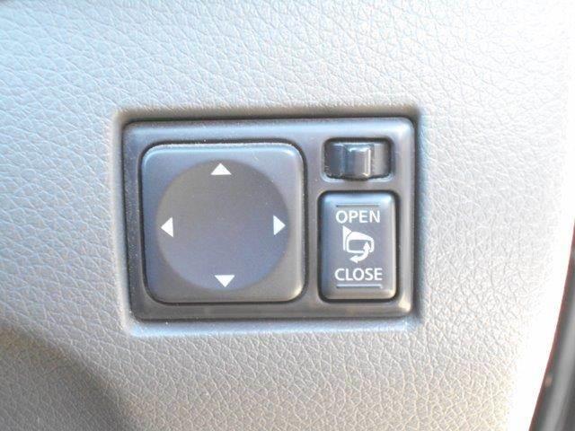 NV350キャラバンバン ロングプレミアムGX 純正SDナビ バックカメラ 両側スライドドア スマートキー 社外ベットキット 社外LEDテール 15インチアルミホイール Bluetooth フルセグTV ETC ミュージックサーバー 盗難防止装置(9枚目)