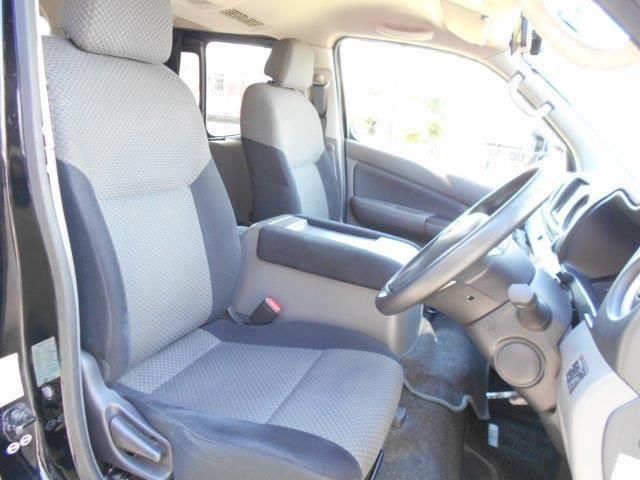 NV350キャラバンバン ロングプレミアムGX 純正SDナビ バックカメラ 両側スライドドア スマートキー 社外ベットキット 社外LEDテール 15インチアルミホイール Bluetooth フルセグTV ETC ミュージックサーバー 盗難防止装置(10枚目)