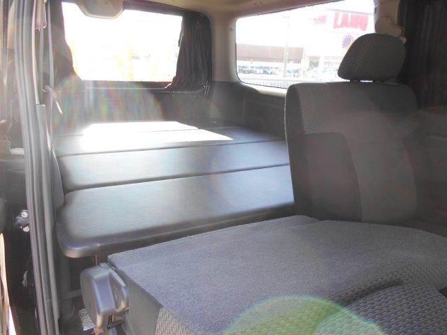 NV350キャラバンバン ロングプレミアムGX 純正SDナビ バックカメラ 両側スライドドア スマートキー 社外ベットキット 社外LEDテール 15インチアルミホイール Bluetooth フルセグTV ETC ミュージックサーバー 盗難防止装置(12枚目)