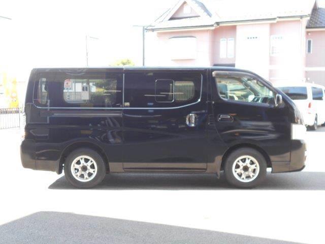 NV350キャラバンバン ロングプレミアムGX 純正SDナビ バックカメラ 両側スライドドア スマートキー 社外ベットキット 社外LEDテール 15インチアルミホイール Bluetooth フルセグTV ETC ミュージックサーバー 盗難防止装置(20枚目)