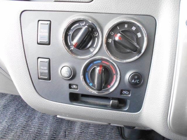 NV350キャラバンバン ロングプレミアムGX 純正SDナビ バックカメラ 両側スライドドア スマートキー 社外ベットキット 社外LEDテール 15インチアルミホイール Bluetooth フルセグTV ETC ミュージックサーバー 盗難防止装置(42枚目)