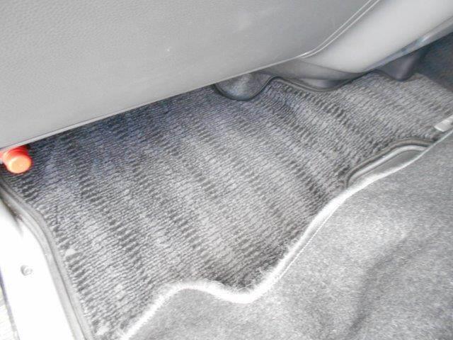 NV350キャラバンバン ロングプレミアムGX 純正SDナビ バックカメラ 両側スライドドア スマートキー 社外ベットキット 社外LEDテール 15インチアルミホイール Bluetooth フルセグTV ETC ミュージックサーバー 盗難防止装置(51枚目)