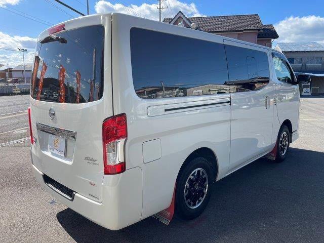 ＮＶ３５０キャラバンバン ロングライダープレミアムＧＸターボ　後期型　ワンオーナー　１０インチフローティングナビ　全周囲カメラ　ＬＥＤヘッドライト　衝突軽減ブレーキ　純正エアロ　フルセグＴＶ　Ｂｌｕｅｔｏｏｔｈ　スマートキー　ＬＥＤデイライト（23枚目）