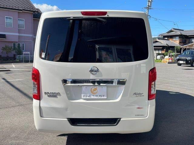 ＮＶ３５０キャラバンバン ロングライダープレミアムＧＸターボ　後期型　ワンオーナー　１０インチフローティングナビ　全周囲カメラ　ＬＥＤヘッドライト　衝突軽減ブレーキ　純正エアロ　フルセグＴＶ　Ｂｌｕｅｔｏｏｔｈ　スマートキー　ＬＥＤデイライト（24枚目）