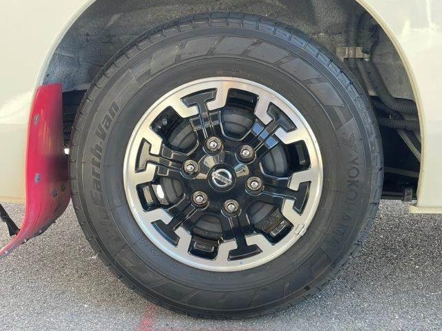 ＮＶ３５０キャラバンバン ロングライダープレミアムＧＸターボ　後期型　ワンオーナー　１０インチフローティングナビ　全周囲カメラ　ＬＥＤヘッドライト　衝突軽減ブレーキ　純正エアロ　フルセグＴＶ　Ｂｌｕｅｔｏｏｔｈ　スマートキー　ＬＥＤデイライト（35枚目）