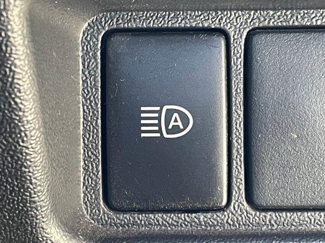 ハイエースバン スーパーＧＬ　ダークプライムＩＩ　５型セーフティセンス　スマートキー　ＳＤナビ　バックカメラ　ＬＥＤヘッドライト　ＴＲＤ製１５インチアルミホイール　Ｂｌｕｅｔｏｏｔｈ　ＥＴＣ　スライドドア　ＭＴモード付　盗難防止装置（10枚目）