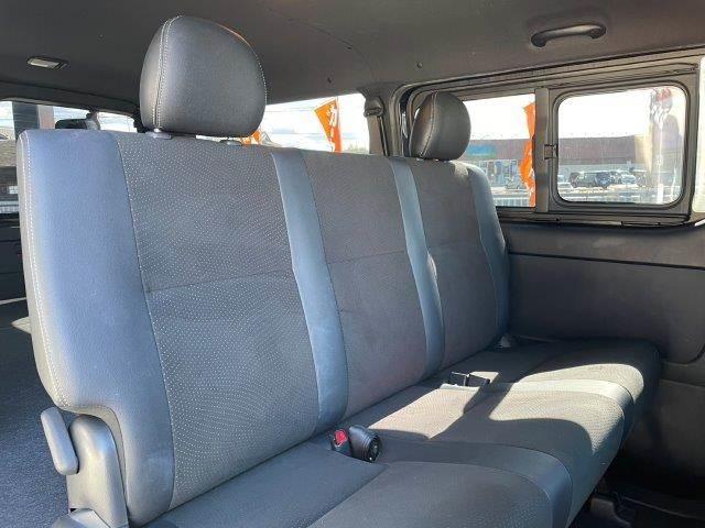 ハイエースバン スーパーＧＬ　ダークプライムＩＩ　５型セーフティセンス　スマートキー　ＳＤナビ　バックカメラ　ＬＥＤヘッドライト　ＴＲＤ製１５インチアルミホイール　Ｂｌｕｅｔｏｏｔｈ　ＥＴＣ　スライドドア　ＭＴモード付　盗難防止装置（13枚目）