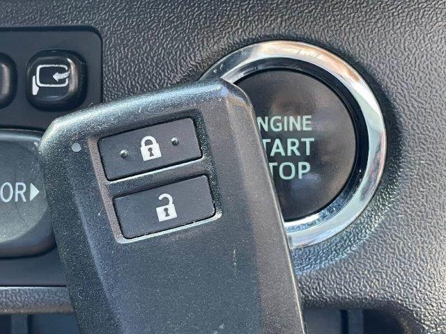 ハイエースバン スーパーＧＬ　ダークプライムＩＩ　５型セーフティセンス　スマートキー　ＳＤナビ　バックカメラ　ＬＥＤヘッドライト　ＴＲＤ製１５インチアルミホイール　Ｂｌｕｅｔｏｏｔｈ　ＥＴＣ　スライドドア　ＭＴモード付　盗難防止装置（47枚目）