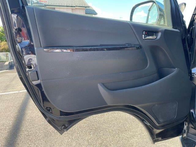 ハイエースバン スーパーＧＬ　ダークプライムＩＩ　５型セーフティセンス　スマートキー　ＳＤナビ　バックカメラ　ＬＥＤヘッドライト　ＴＲＤ製１５インチアルミホイール　Ｂｌｕｅｔｏｏｔｈ　ＥＴＣ　スライドドア　ＭＴモード付　盗難防止装置（63枚目）