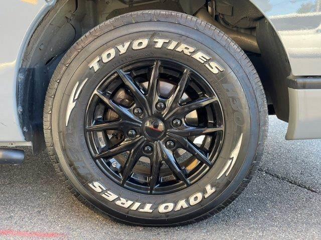 キャラバン ロングプレミアムGX 4WD 禁煙車 衝突軽減ブレーキ 全周囲カメラ ディスプレイオーディオ Bluetooth パワースライドドア サイドステップバー LEDヘッドライト スマートキー コーナーセンサー 盗難防止装置(17枚目)