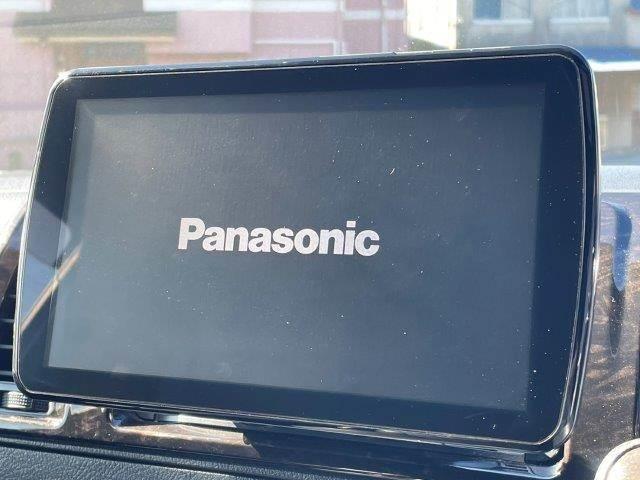 ハイエースバン スーパーＧＬ　ダークプライムＩＩ　４ＷＤ　禁煙車　衝突軽減ブレーキ　９インチフローティングナビ　ブルートゥース　地デジＴＶ　バックカメラ　両側スライドドア　電動リアゲート　ＬＥＤヘッドライト　１オーナー　スマートキー　オートハイビーム（4枚目）