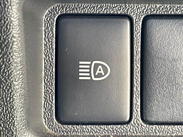 ハイエースバン スーパーＧＬ　ダークプライムＩＩ　４ＷＤ　禁煙車　衝突軽減ブレーキ　９インチフローティングナビ　ブルートゥース　地デジＴＶ　バックカメラ　両側スライドドア　電動リアゲート　ＬＥＤヘッドライト　１オーナー　スマートキー　オートハイビーム（9枚目）