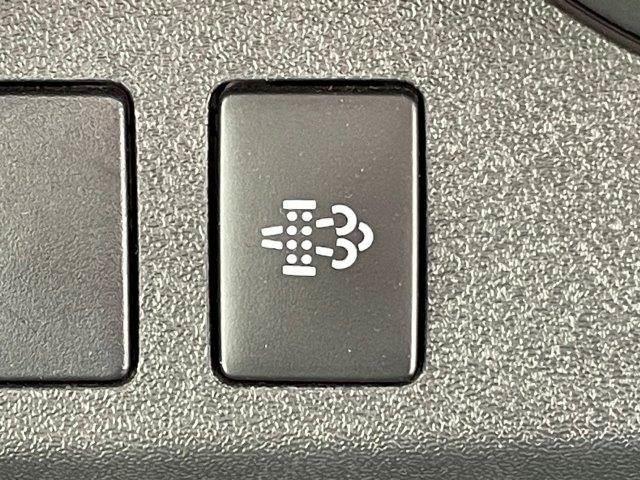 ハイエースバン スーパーＧＬ　ダークプライムＩＩ　４ＷＤ　禁煙車　衝突軽減ブレーキ　９インチフローティングナビ　ブルートゥース　地デジＴＶ　バックカメラ　両側スライドドア　電動リアゲート　ＬＥＤヘッドライト　１オーナー　スマートキー　オートハイビーム（10枚目）