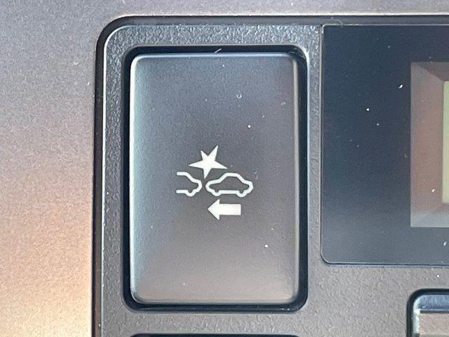 ハイエースバン スーパーＧＬ　ダークプライムＩＩ　４ＷＤ　禁煙車　衝突軽減ブレーキ　９インチフローティングナビ　ブルートゥース　地デジＴＶ　バックカメラ　両側スライドドア　電動リアゲート　ＬＥＤヘッドライト　１オーナー　スマートキー　オートハイビーム（11枚目）