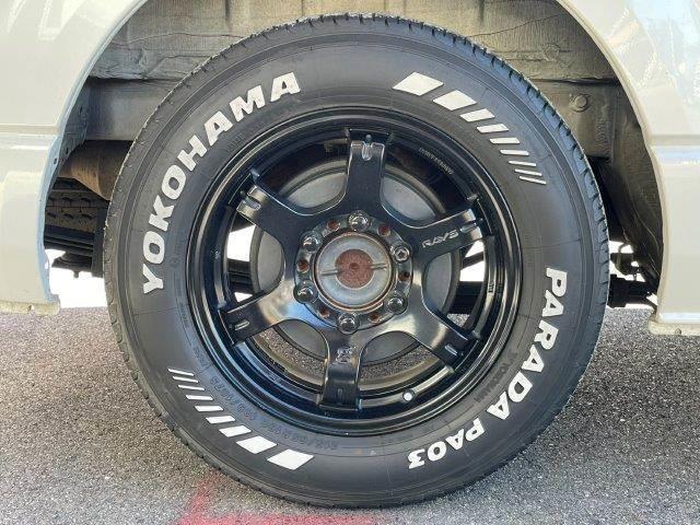 ハイエースバン スーパーＧＬ　ダークプライムＩＩ　４ＷＤ　禁煙車　衝突軽減ブレーキ　９インチフローティングナビ　ブルートゥース　地デジＴＶ　バックカメラ　両側スライドドア　電動リアゲート　ＬＥＤヘッドライト　１オーナー　スマートキー　オートハイビーム（34枚目）