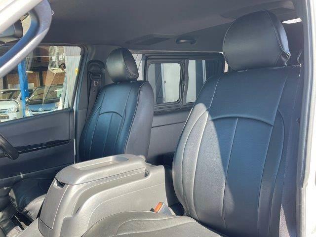 ハイエースバン スーパーＧＬ　ダークプライムＩＩ　４ＷＤ　禁煙車　衝突軽減ブレーキ　９インチフローティングナビ　ブルートゥース　地デジＴＶ　バックカメラ　両側スライドドア　電動リアゲート　ＬＥＤヘッドライト　１オーナー　スマートキー　オートハイビーム（38枚目）