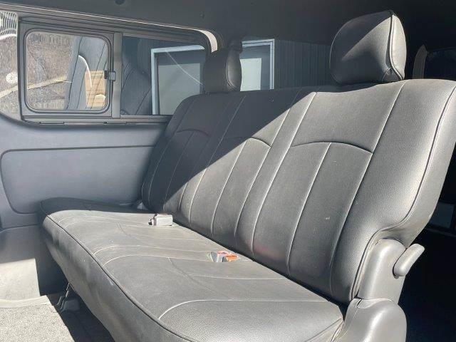 ハイエースバン スーパーＧＬ　ダークプライムＩＩ　４ＷＤ　禁煙車　衝突軽減ブレーキ　９インチフローティングナビ　ブルートゥース　地デジＴＶ　バックカメラ　両側スライドドア　電動リアゲート　ＬＥＤヘッドライト　１オーナー　スマートキー　オートハイビーム（39枚目）
