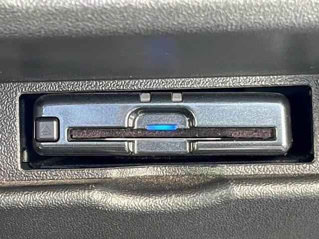 ハイエースバン スーパーＧＬ　ダークプライムＩＩ　４ＷＤ　禁煙車　衝突軽減ブレーキ　９インチフローティングナビ　ブルートゥース　地デジＴＶ　バックカメラ　両側スライドドア　電動リアゲート　ＬＥＤヘッドライト　１オーナー　スマートキー　オートハイビーム（48枚目）