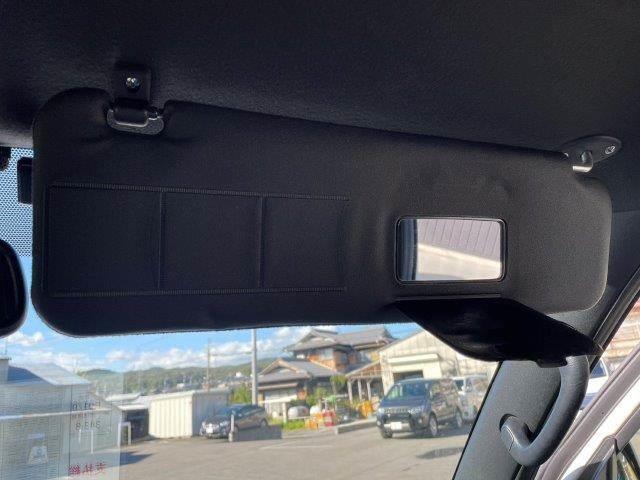 ハイエースバン スーパーＧＬ　ダークプライムＩＩ　４ＷＤ　禁煙車　衝突軽減ブレーキ　９インチフローティングナビ　ブルートゥース　地デジＴＶ　バックカメラ　両側スライドドア　電動リアゲート　ＬＥＤヘッドライト　１オーナー　スマートキー　オートハイビーム（50枚目）