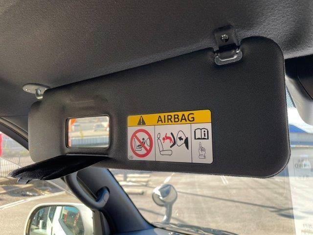 ハイエースバン スーパーＧＬ　ダークプライムＩＩ　４ＷＤ　禁煙車　衝突軽減ブレーキ　９インチフローティングナビ　ブルートゥース　地デジＴＶ　バックカメラ　両側スライドドア　電動リアゲート　ＬＥＤヘッドライト　１オーナー　スマートキー　オートハイビーム（52枚目）