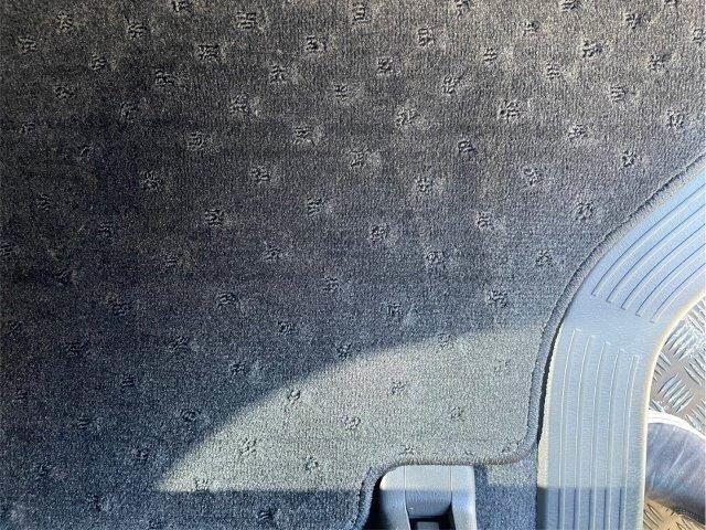 ハイエースバン スーパーＧＬ　ダークプライムＩＩ　４ＷＤ　禁煙車　衝突軽減ブレーキ　９インチフローティングナビ　ブルートゥース　地デジＴＶ　バックカメラ　両側スライドドア　電動リアゲート　ＬＥＤヘッドライト　１オーナー　スマートキー　オートハイビーム（55枚目）