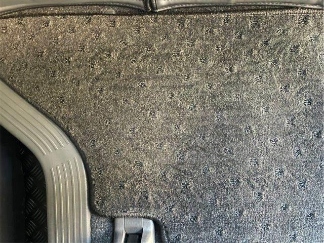 ハイエースバン スーパーＧＬ　ダークプライムＩＩ　４ＷＤ　禁煙車　衝突軽減ブレーキ　９インチフローティングナビ　ブルートゥース　地デジＴＶ　バックカメラ　両側スライドドア　電動リアゲート　ＬＥＤヘッドライト　１オーナー　スマートキー　オートハイビーム（56枚目）