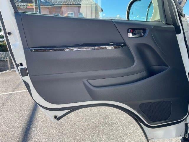 ハイエースバン スーパーＧＬ　ダークプライムＩＩ　４ＷＤ　禁煙車　衝突軽減ブレーキ　９インチフローティングナビ　ブルートゥース　地デジＴＶ　バックカメラ　両側スライドドア　電動リアゲート　ＬＥＤヘッドライト　１オーナー　スマートキー　オートハイビーム（63枚目）