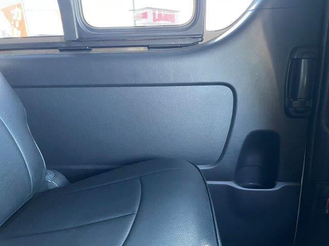 ハイエースバン スーパーＧＬ　ダークプライムＩＩ　４ＷＤ　禁煙車　衝突軽減ブレーキ　９インチフローティングナビ　ブルートゥース　地デジＴＶ　バックカメラ　両側スライドドア　電動リアゲート　ＬＥＤヘッドライト　１オーナー　スマートキー　オートハイビーム（66枚目）