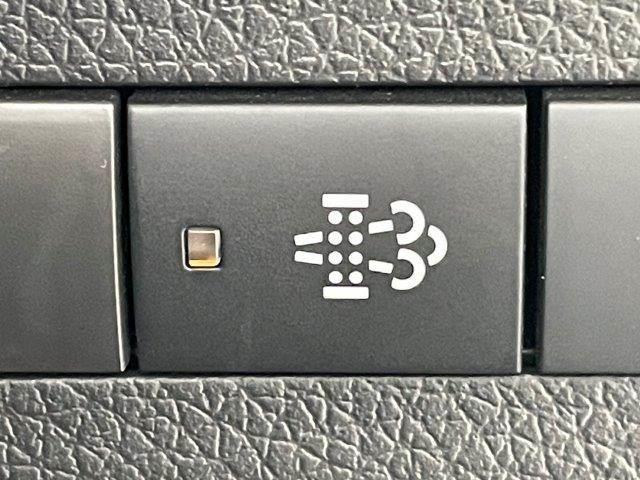 キャラバン ロンググランドプレミアムＧＸ　エマージェンシーブレーキ　アラウンドビューモニター純正メモリーナビ　ＬＥＤヘッドライト　シートヒーター　デジタルインナーミラー　Ｂｌｕｅｔｏｏｔｈ　禁煙車　４ＷＤ　ハーフレザー　ディーゼルターボ（9枚目）