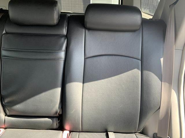 ハイラックスサーフ ＳＳＲ－Ｘ２０ｔｈアニバーサリーエディション　４ＷＤ　ＳＤナビ　バックカメラ　リフトアップ　黒革調シートカバー　リアデフロック　純正リヤエアロ　フルセグＴＶ　Ｂｌｕｅｔｏｏｔｈ対応　ミュージックサーバー　ハロゲンヘッドライト　ＥＴＣ（64枚目）