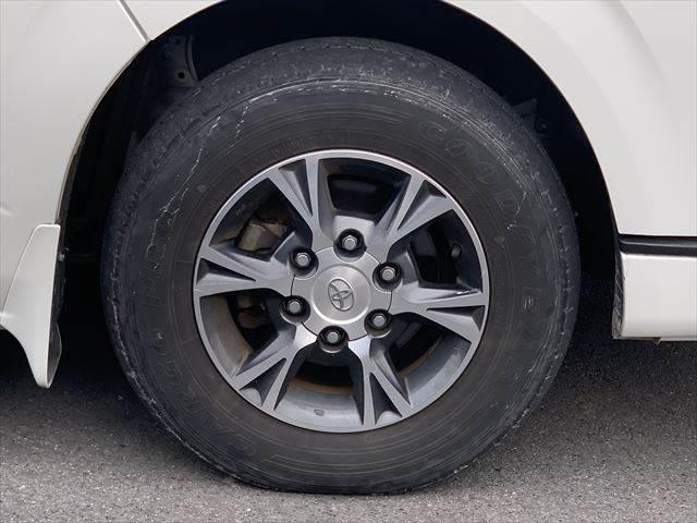 ハイエースバン スーパーGL ダークプライム 衝突軽減 禁煙車 メモリーナビ バックカメラ フリップダウンモニター フルセグ 両側パワースライドドア ETC ミュージックサーバー Bluetooth USBポート スマートキー LEDヘッドライト(16枚目)